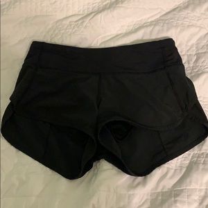 LULULEMON!! size 2 speed shorts *2.5”